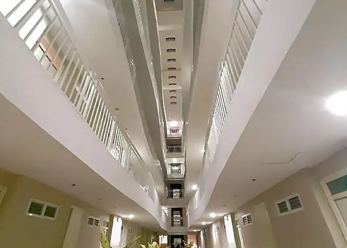 Ania Travellers Hotel